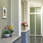 Vega Ribbon 4* Milano